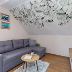 Marina & Amber With Garden By Renters