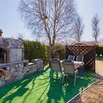 Apartment Marina & Amber With Garden By Renters *