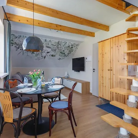 Marina & Amber With Garden By Renters Appartamento *