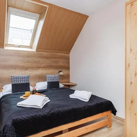 Marina & Amber With Garden By Renters *