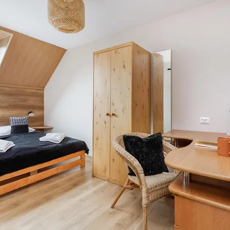 Marina & Amber With Garden By Renters