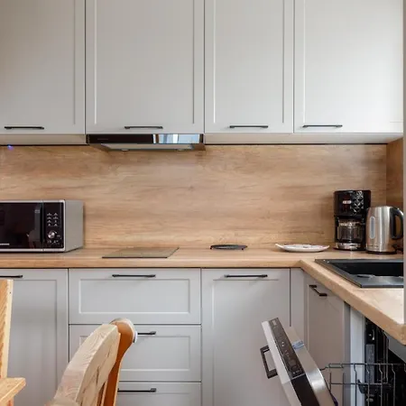 Marina & Amber With Garden By Renters Appartamento *