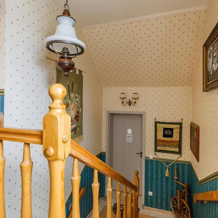 Marina & Amber With Garden By Renters Appartamento