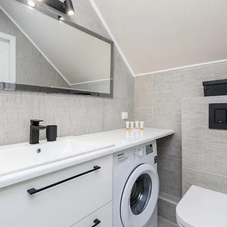 Marina & Amber With Garden By Renters