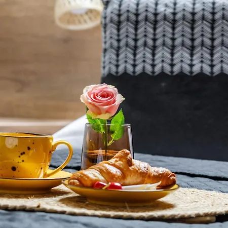 Marina & Amber With Garden By Renters Appartamento *