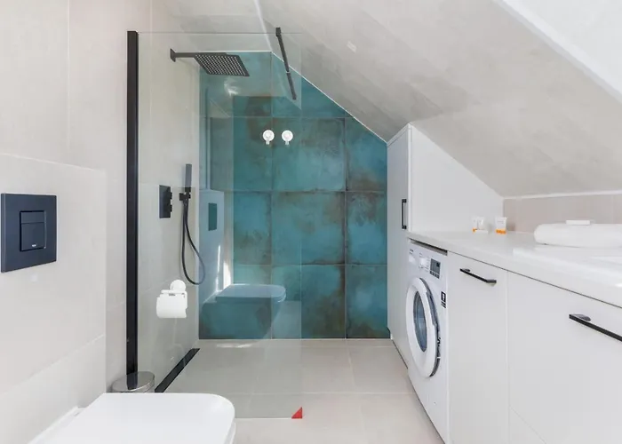 Marina & Amber With Garden By Renters