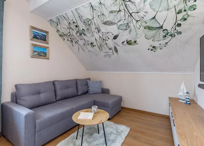 Marina & Amber With Garden By Renters