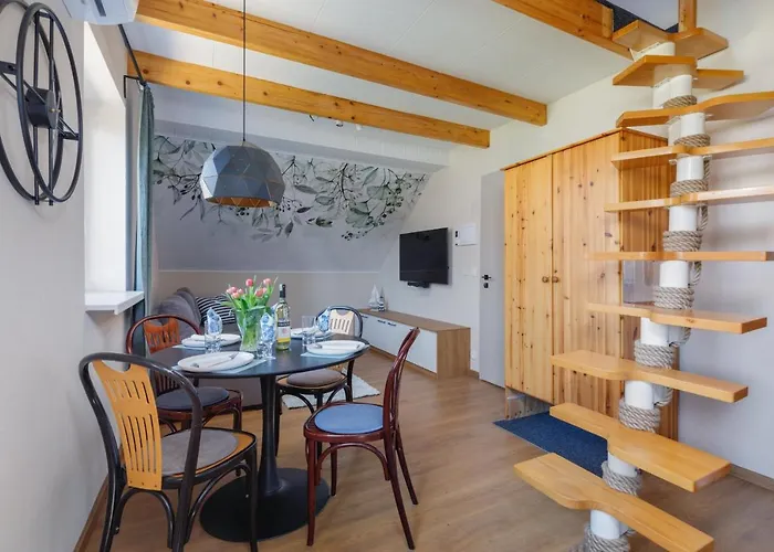 Marina & Amber With Garden By Renters Apartment *