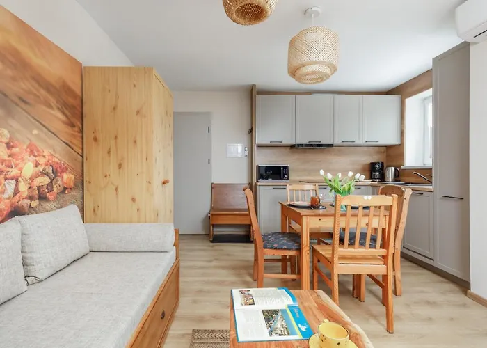 Marina & Amber With Garden By Renters Apartment