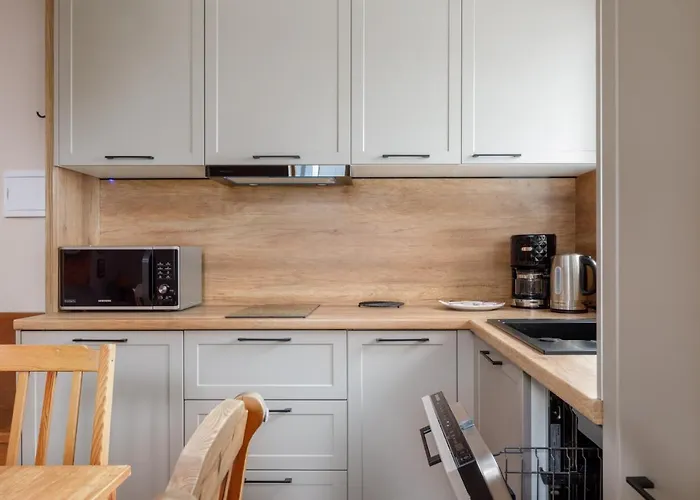 Marina & Amber With Garden By Renters Apartment *