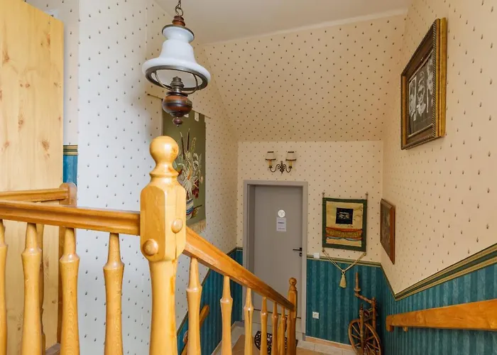 Marina & Amber With Garden By Renters Apartment